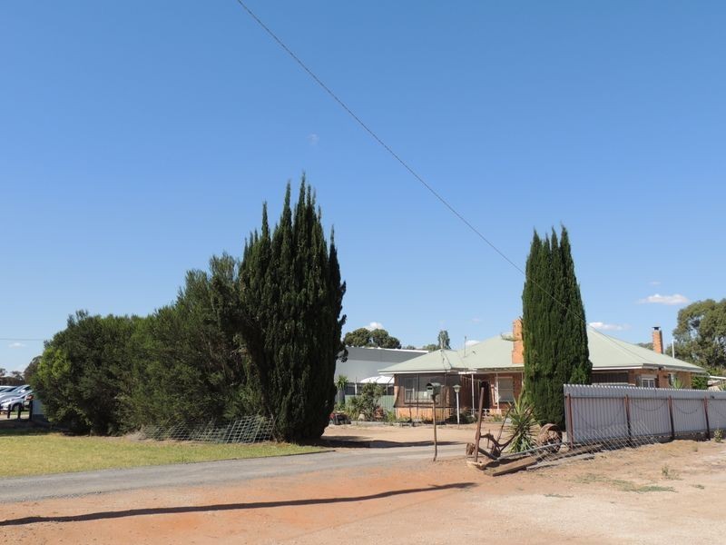 5638 Murray Valley Highway, Swan Hill VIC 3585