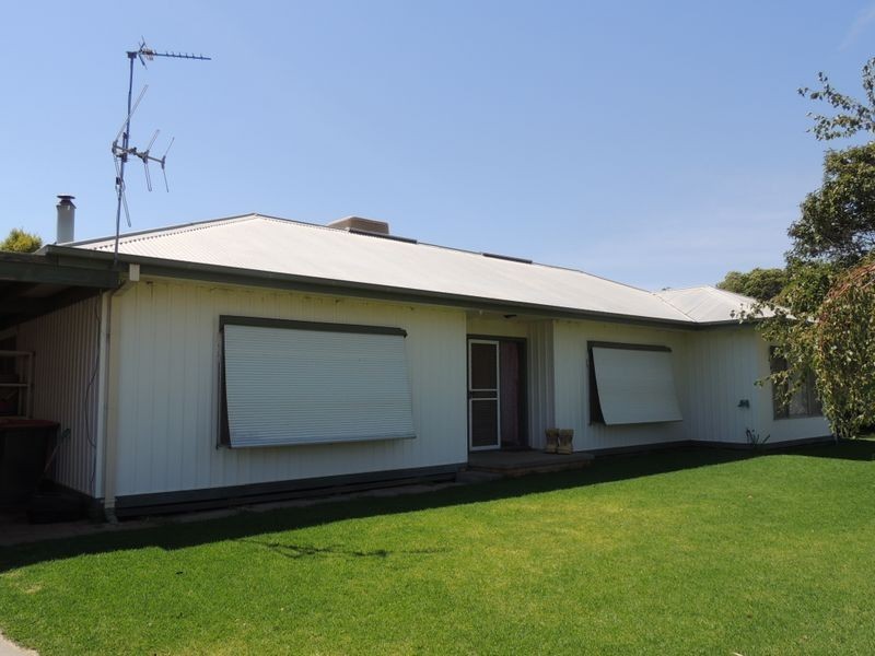 1 Wilkins Grove, Swan Hill VIC 3585