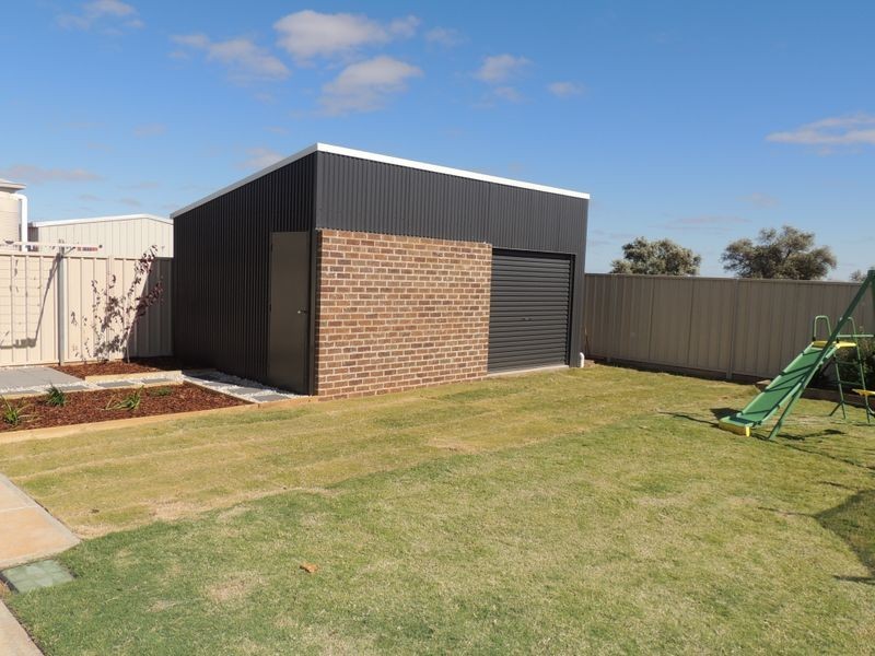 14 Merit Crescent, Swan Hill VIC 3585