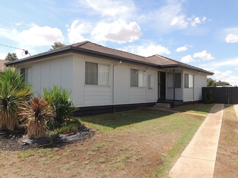 43 Harrison Crescent, Swan Hill VIC 3585