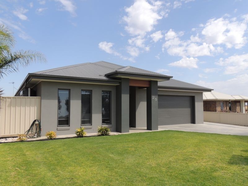 25 Boobialla Drive, Swan Hill VIC 3585