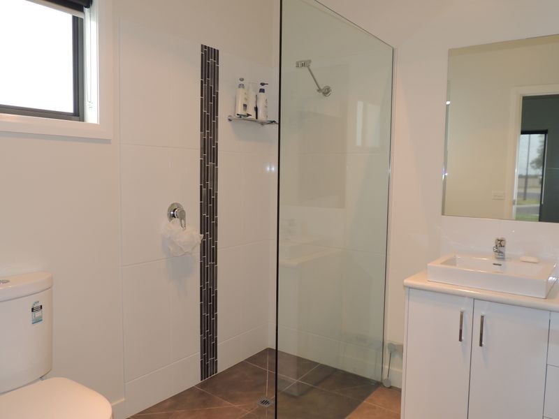 25 Boobialla Drive, Swan Hill VIC 3585