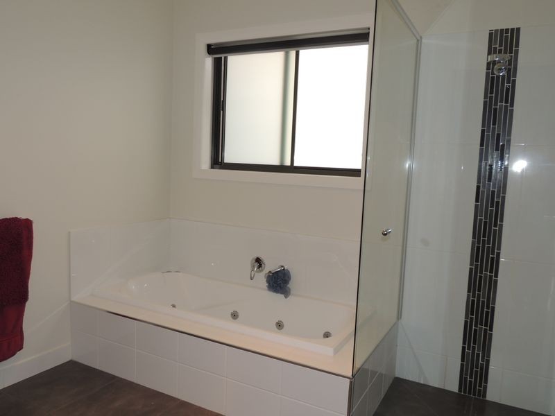 25 Boobialla Drive, Swan Hill VIC 3585