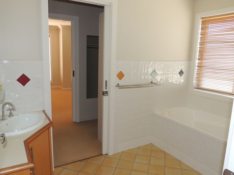 2/102 Gray Street, Swan Hill VIC 3585