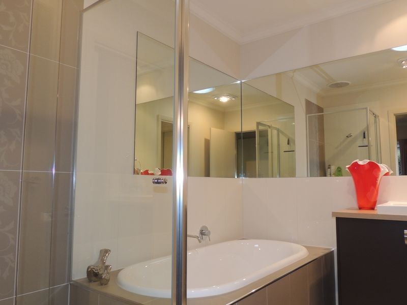 19 Dumosa Drive, Swan Hill VIC 3585