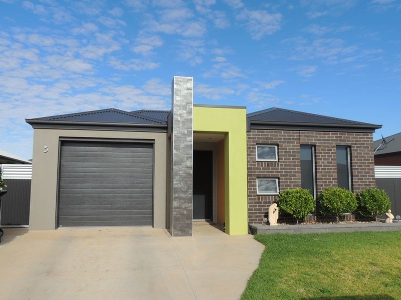 5 Redgum Street, Swan Hill VIC 3585