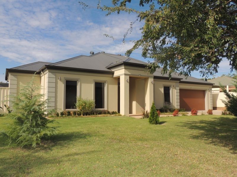 11 Currawong Court, Murray Downs NSW 3585