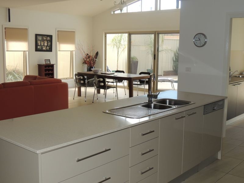 11 Currawong Court, Murray Downs NSW 3585