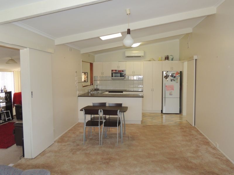 2 Douglas Avenue, Swan Hill VIC 3585