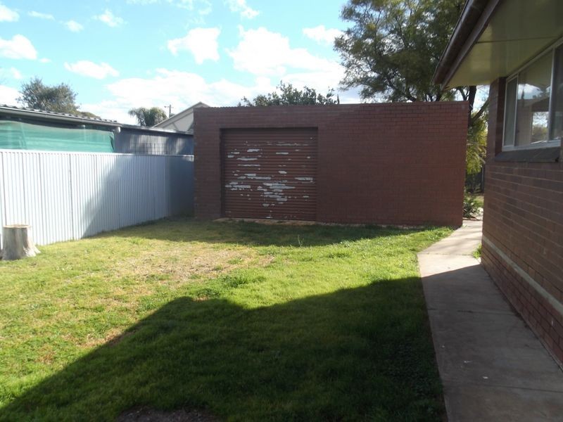 24 Holloway Grove, Swan Hill VIC 3585