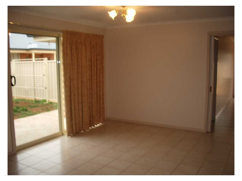 2/64 Gray Street, Swan Hill VIC 3585