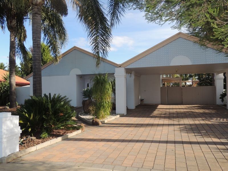 19 Wilkins Grove, Swan Hill VIC 3585