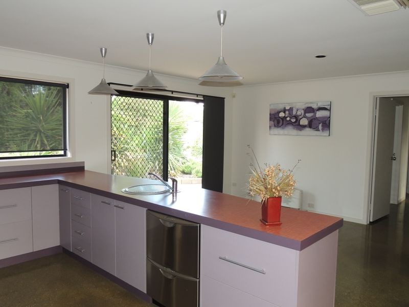 19 Wilkins Grove, Swan Hill VIC 3585