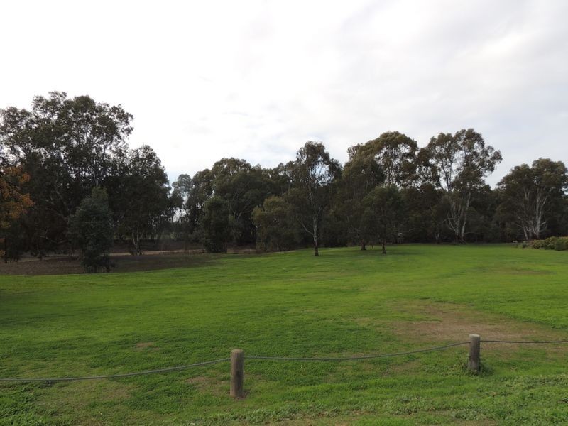 4A River Oaks Drive, Swan Hill VIC 3585