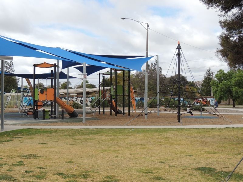 88 Thurla Street, Swan Hill VIC 3585