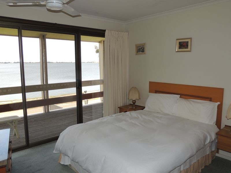 101 Murray Valley Highway, Lake Boga VIC 3584