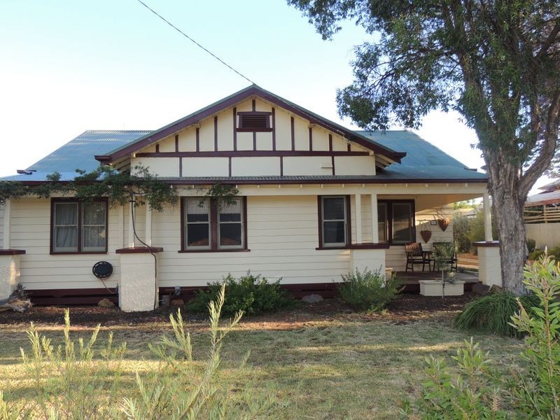 10 Kimberley Avenue, Swan Hill VIC 3585