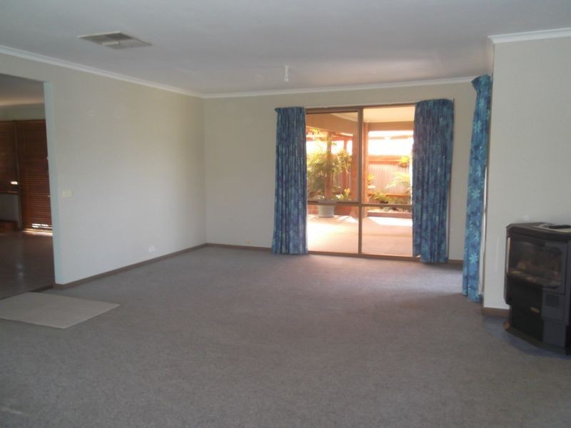 11 Dallas Street, Lake Boga VIC 3584