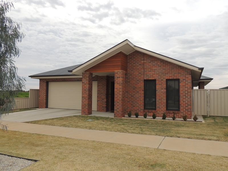 34 Dumosa Drive, Swan Hill VIC 3585