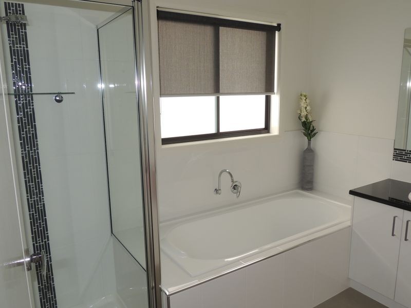 34 Dumosa Drive, Swan Hill VIC 3585