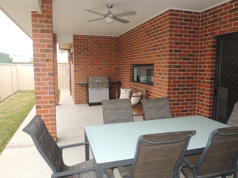 34 Dumosa Drive, Swan Hill VIC 3585