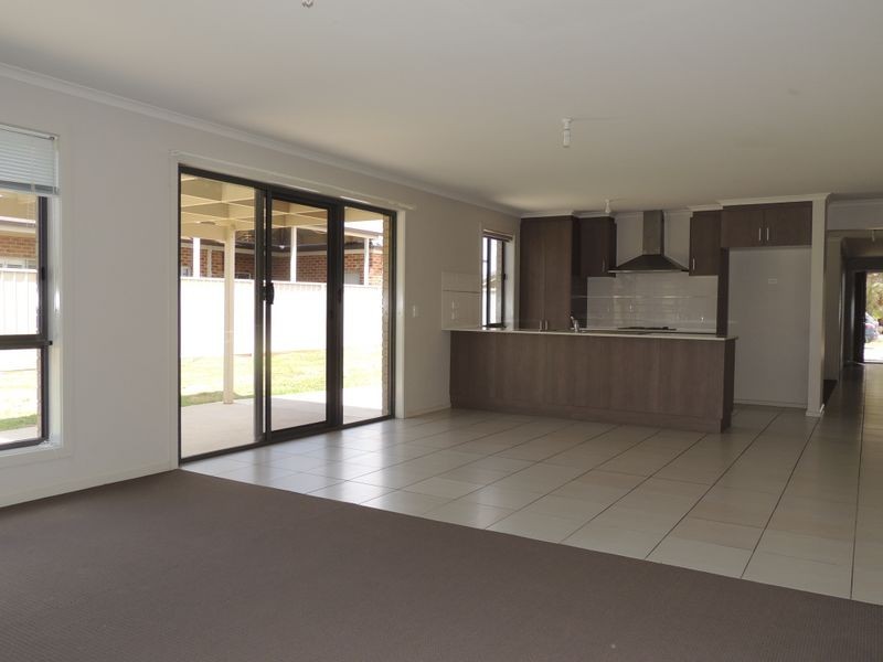 4 Cassia Way, Swan Hill VIC 3585