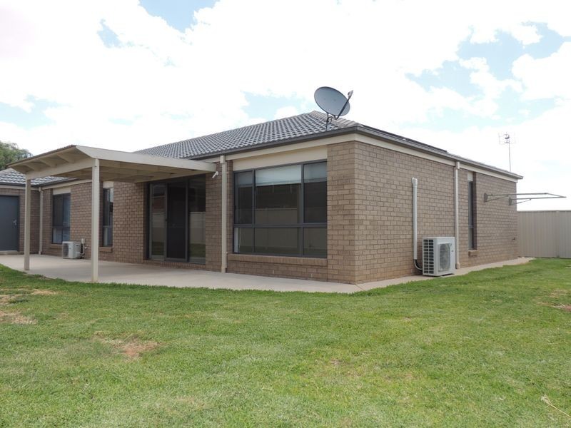 4 Cassia Way, Swan Hill VIC 3585