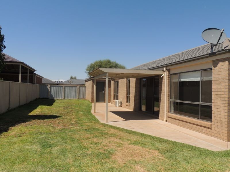 4 Cassia Way, Swan Hill VIC 3585