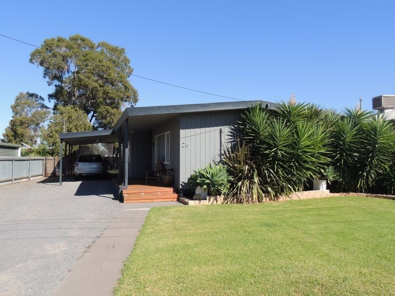 24 Douglas Avenue, Swan Hill VIC 3585