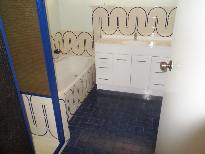 16 Adams Road, Swan Hill VIC 3585