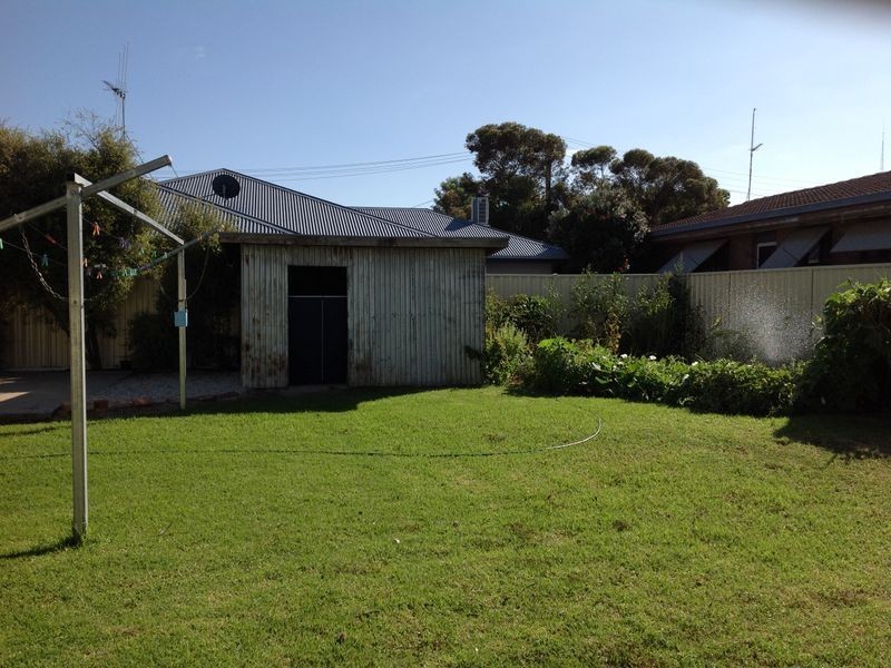 55 Stradbroke Avenue, Swan Hill VIC 3585