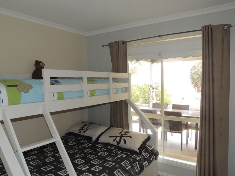 8 Dellar Court, Swan Hill VIC 3585