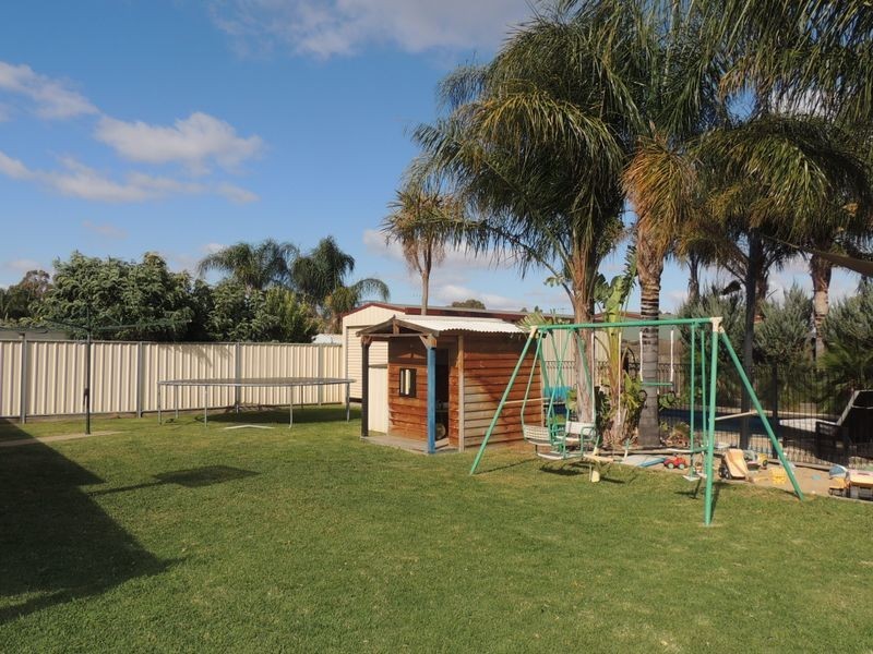 8 Dellar Court, Swan Hill VIC 3585