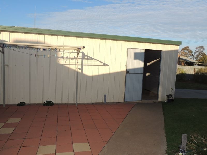 43 Stradbroke Avenue, Swan Hill VIC 3585