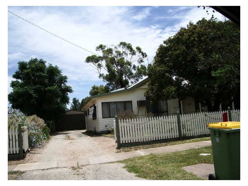 4 Parnee Street, Swan Hill VIC 3585