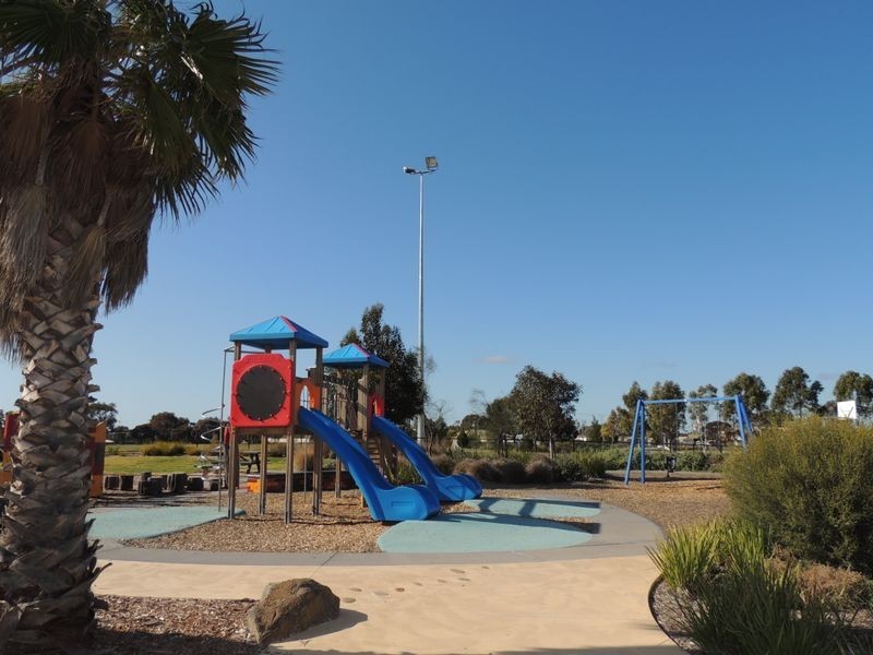 8 Tower Avenue, Swan Hill VIC 3585