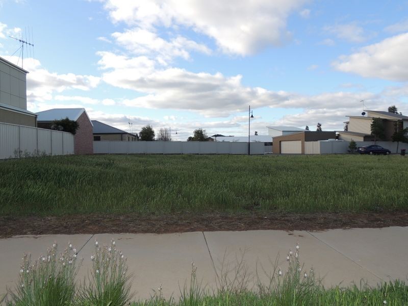 18 Tower Avenue, Swan Hill VIC 3585