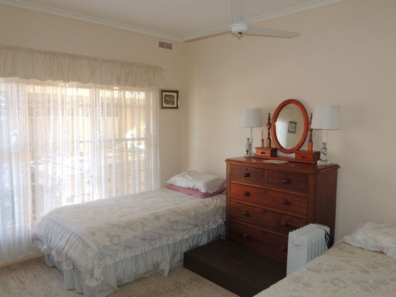 27 Palaroo Street, Swan Hill VIC 3585