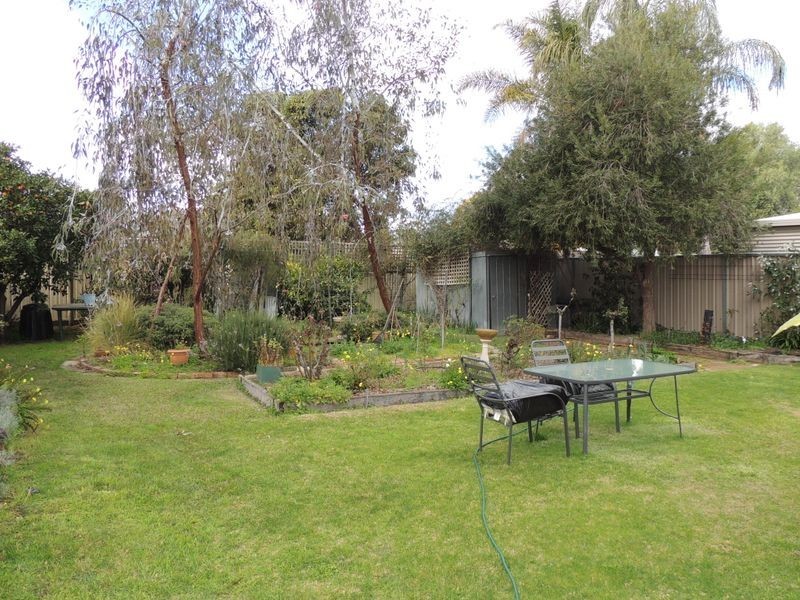 27 Palaroo Street, Swan Hill VIC 3585