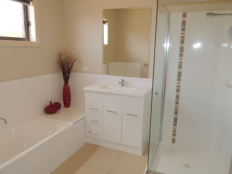 6 Hakea Street, Swan Hill VIC 3585