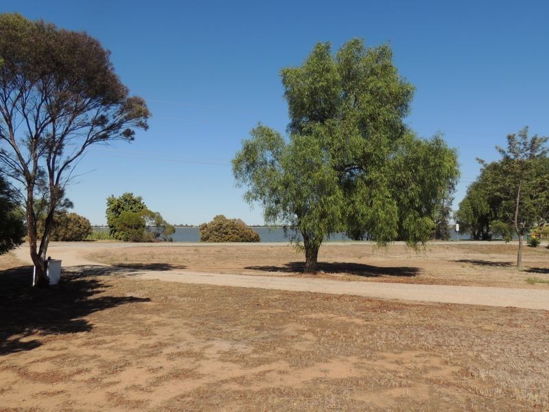 475 Lakeside Drive, Lake Boga VIC 3584