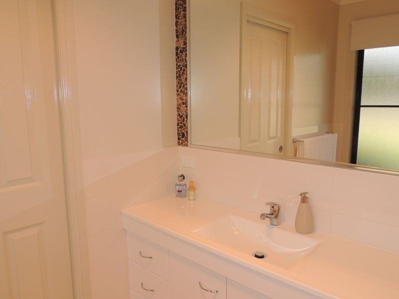 5 Hocking Drive, Swan Hill VIC 3585