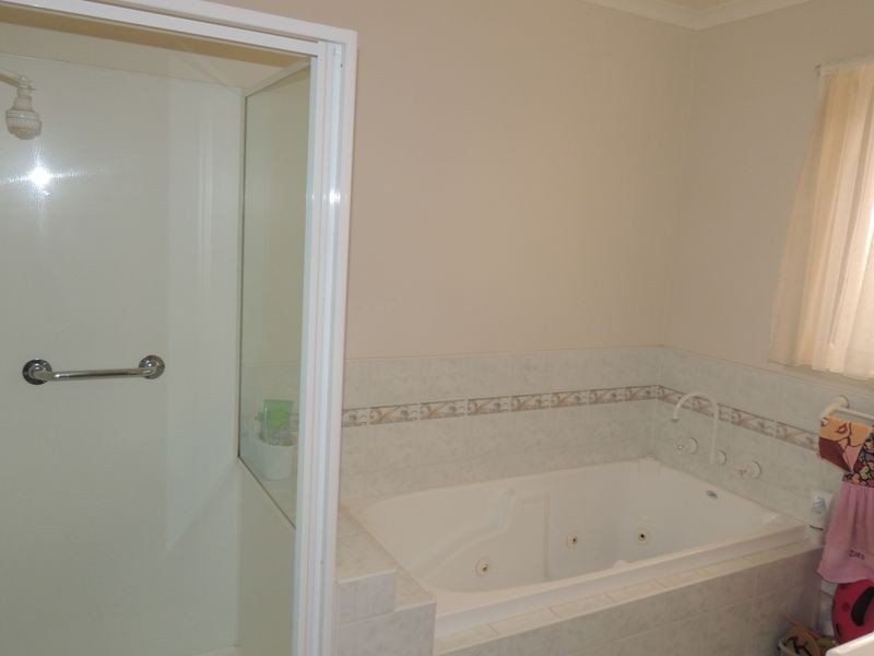 12 Douglas Avenue, Swan Hill VIC 3585