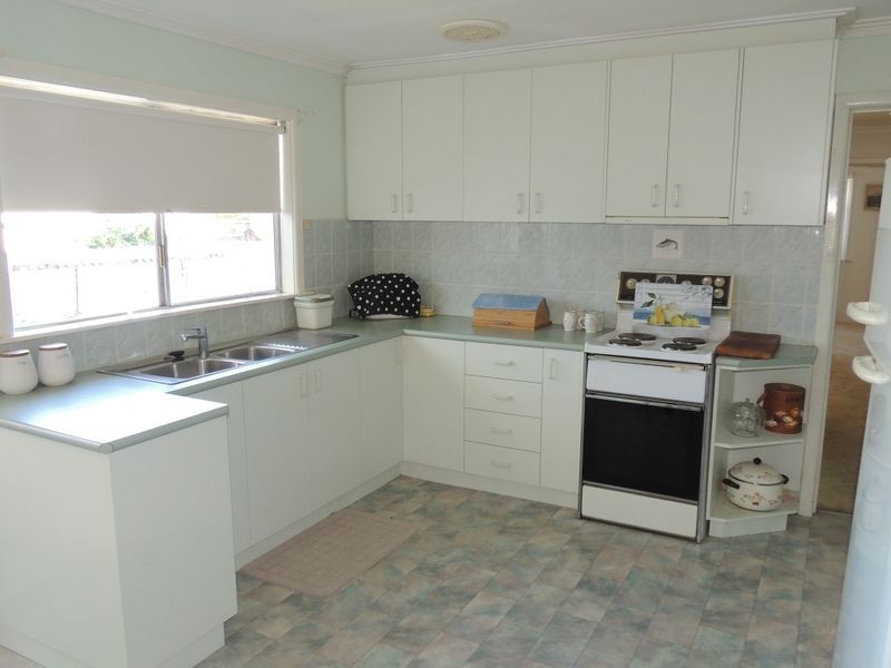 5 Standen Street, Swan Hill VIC 3585