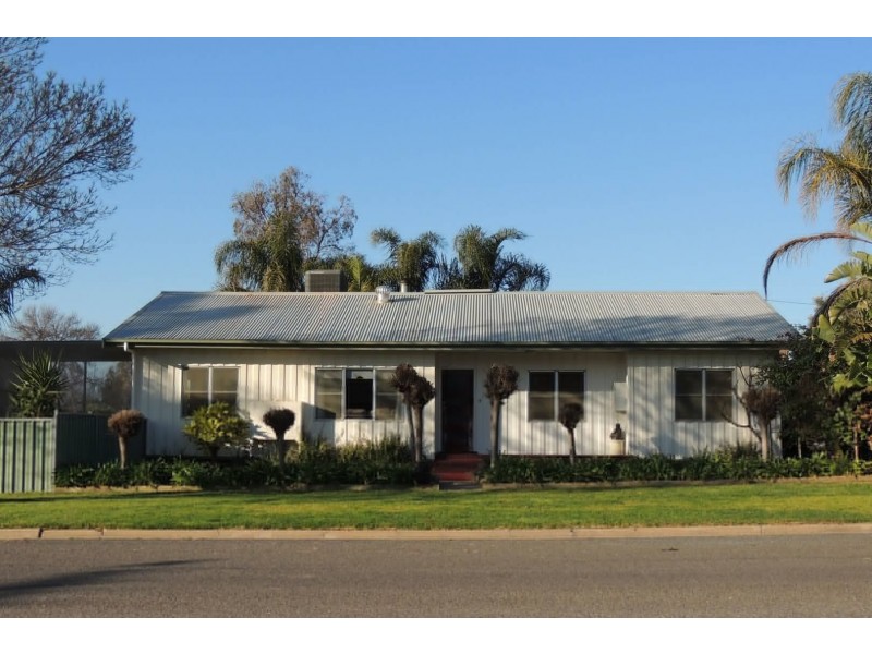 16 School Hill Road, Nyah VIC 3594