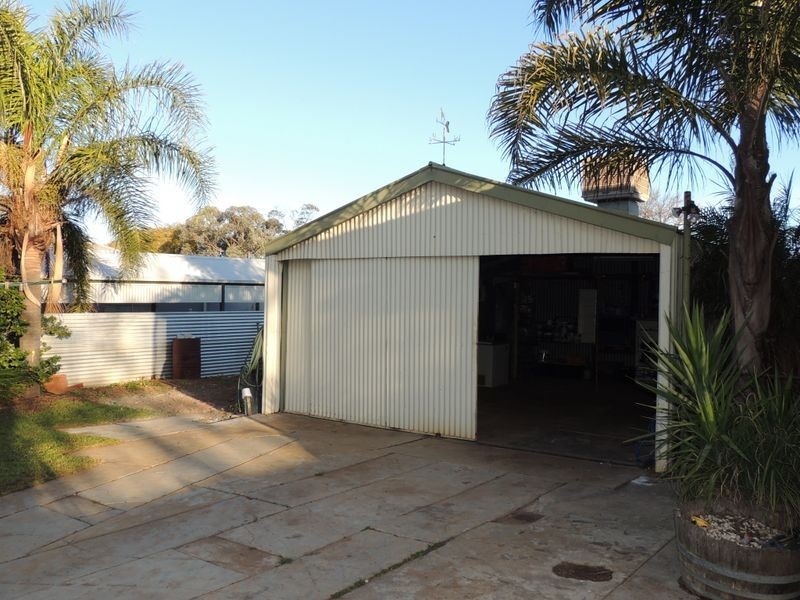 16 School Hill Road, Nyah VIC 3594