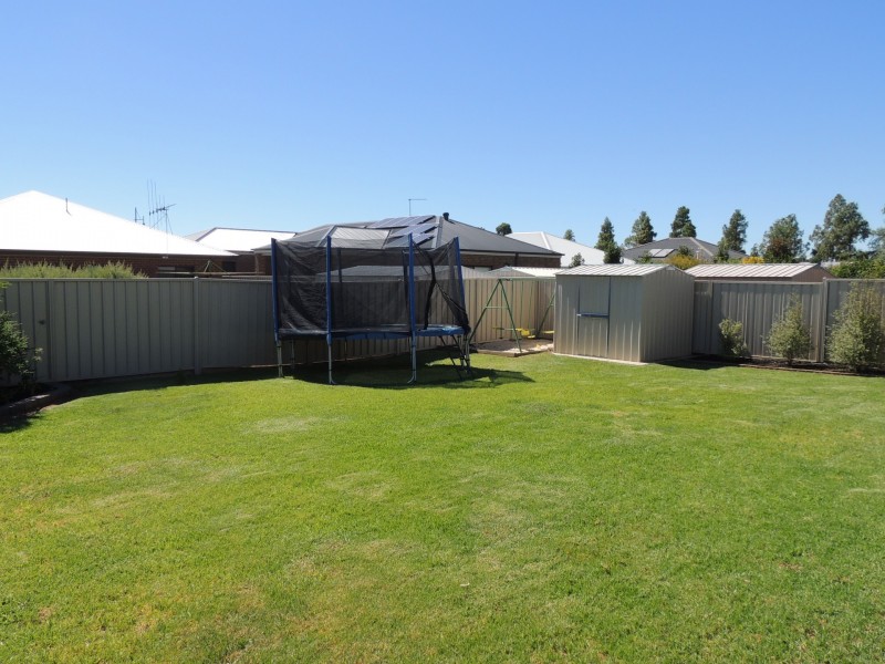 8 Manna Street, Swan Hill VIC 3585