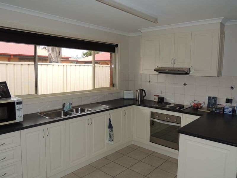 2/12 Wonnon Street, Swan Hill VIC 3585