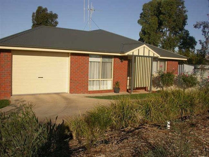 3/12 Wonnon Court, Swan Hill VIC 3585