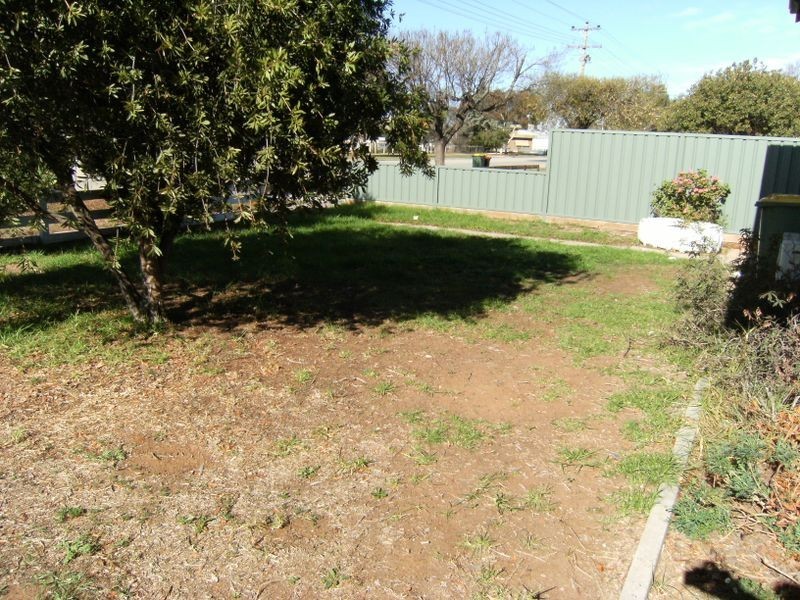 60 Stradbroke Avenue, Swan Hill VIC 3585